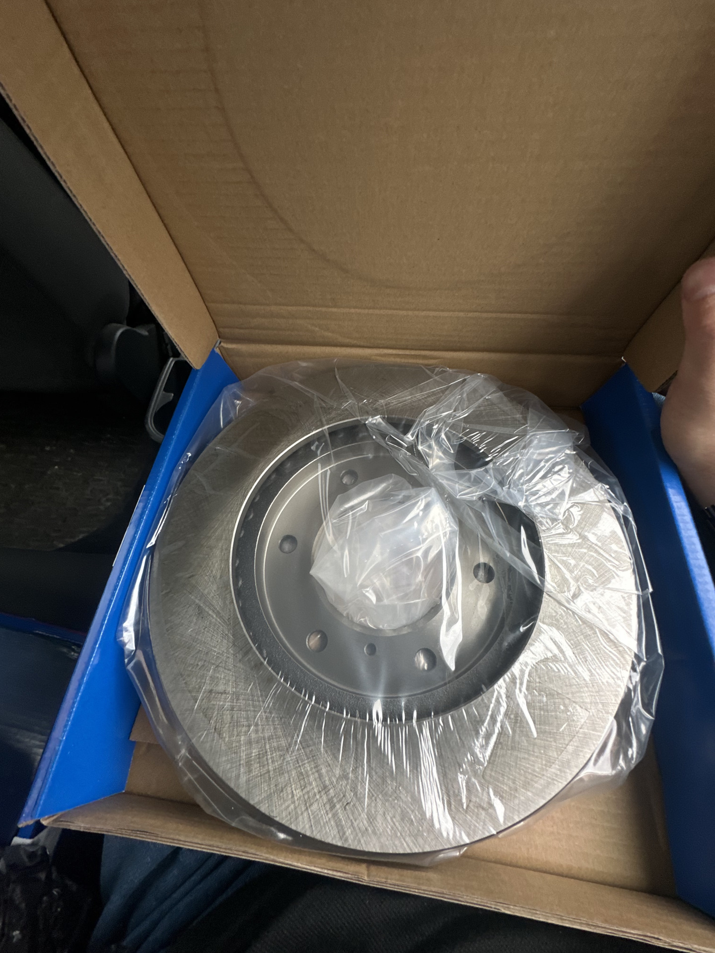 Замена передних шаровых опор и тормозных дисков — Mitsubishi Pajero (3G ...