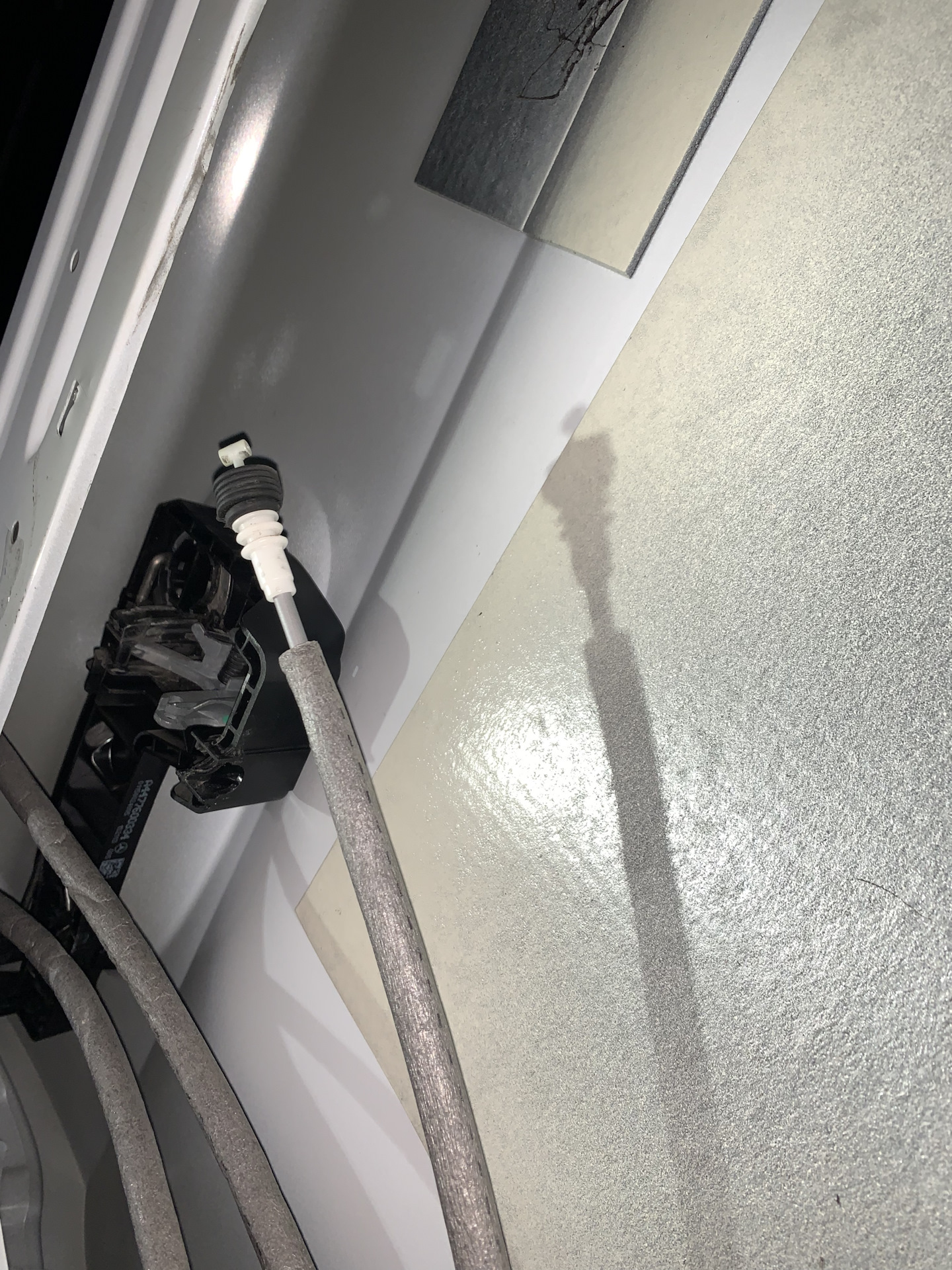 Помощь ! Как снять наружную ручку сдвижной двери на w447 — Mercedes ...