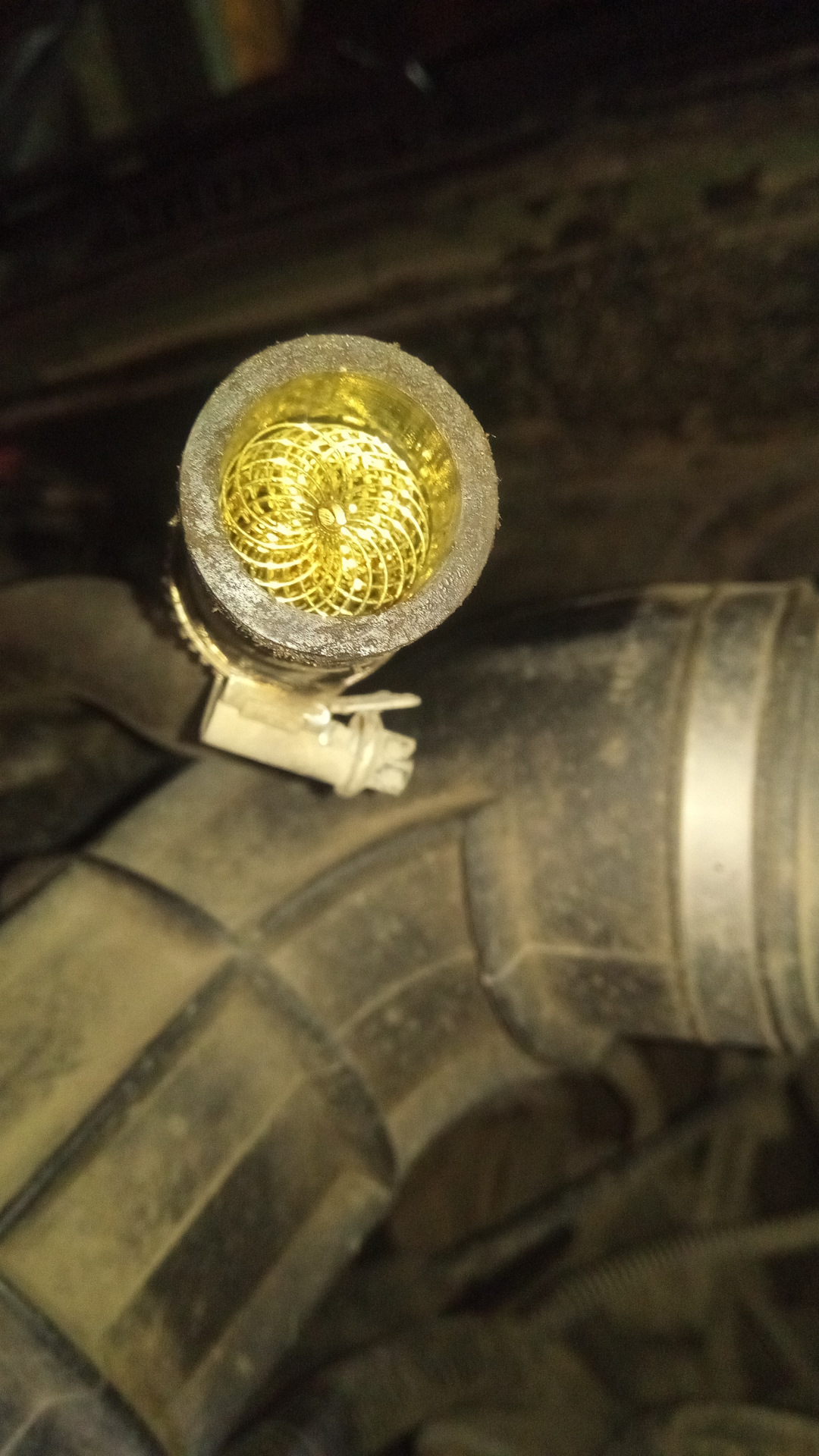 114. Пламегаситель 2101 в патрубок вентиляции картерных газов ...