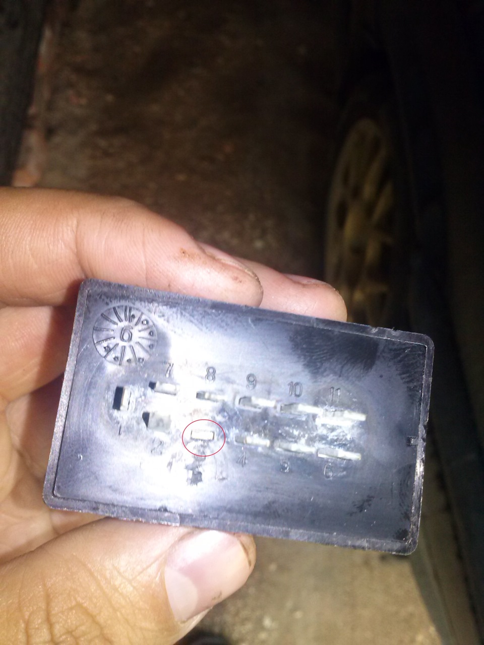 Реле контроля неисправности ламп — Lada 2113, 1,6 л, 2008 года ...