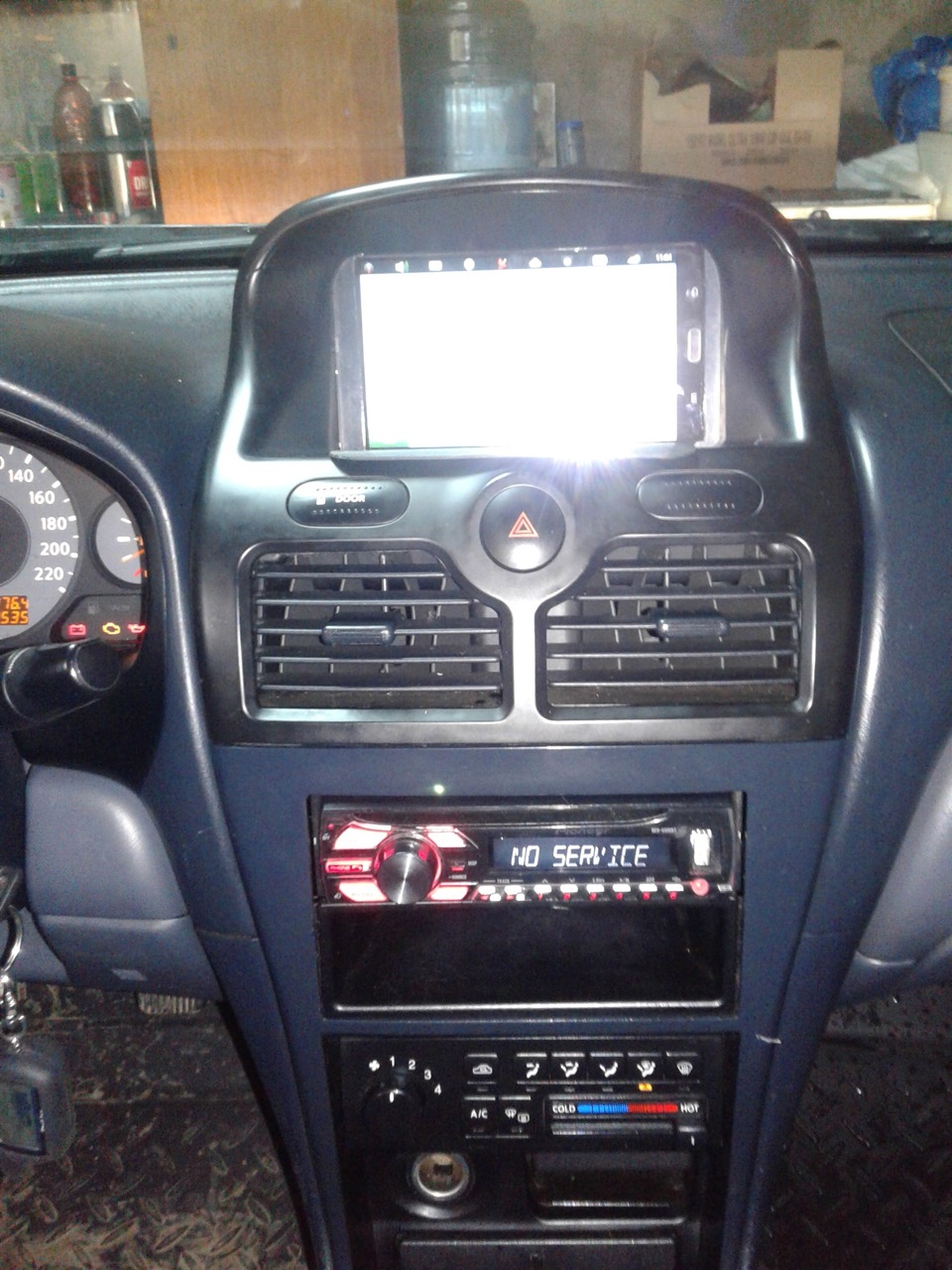 Переходная рамка для планшета 7" и накладки на пороги — Nissan Almera ...