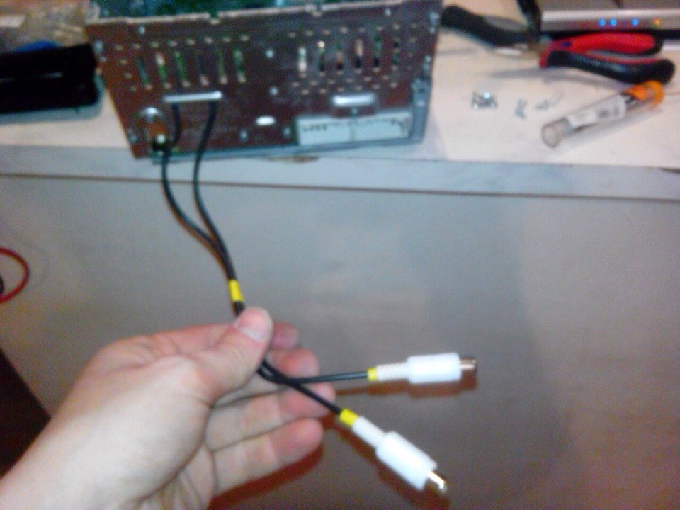 Линейные выходы в штатной магнитоле — KIA Rio (3G), 1,4 л, 2012 года ...