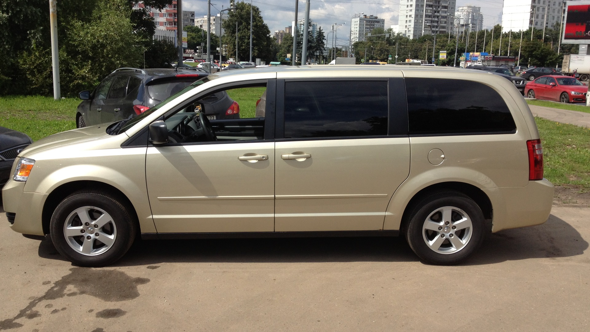 Dodge Caravan V 3.3 бензиновый 2010 | Grand - семейный минивэн на DRIVE2