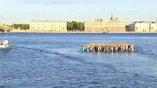 Флешмоб алые паруса. Флэшмоб алые паруса. Алые паруса санкт-петербург. Алые паруса 2023 в санкт-петербурге. Санкт-петербург белые ночи алые паруса.