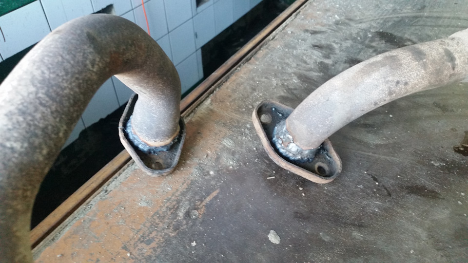 Прогорела труба глушителя (ремонт) — Toyota ist (1G), 1,5 л, 2003 года ...