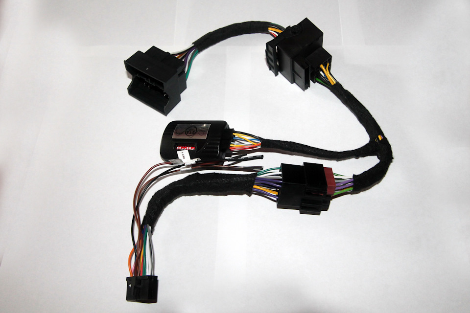 Как подключить магнитолу в машине шкода рапид