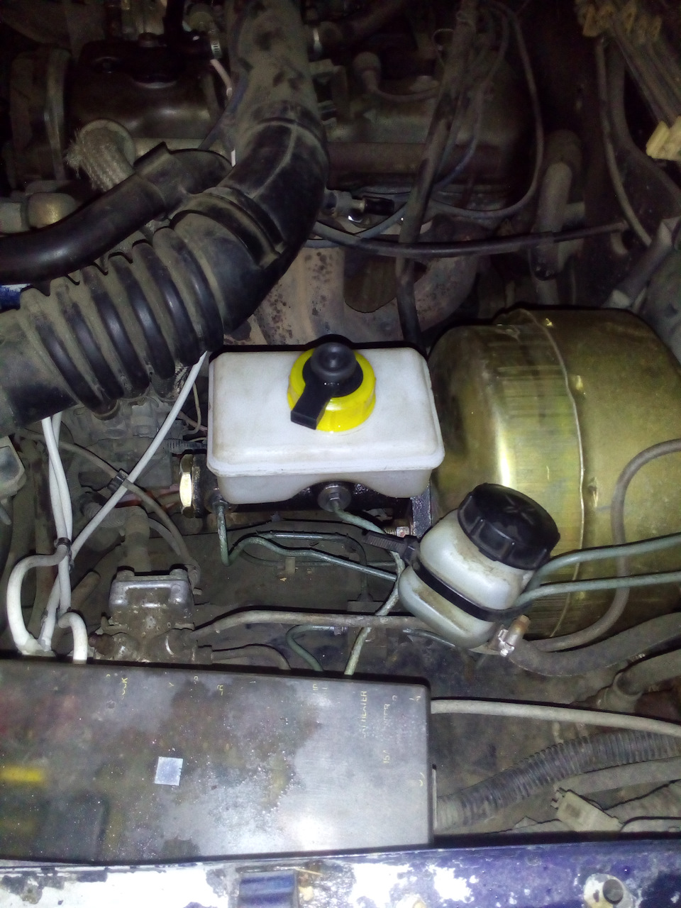 Замена ГТЦ и вакуумника — Isuzu Trooper (2G), 2,6 л, 1991 года | визит ...