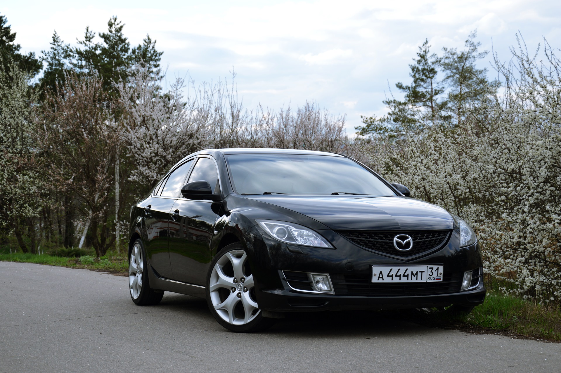 5. Мазда на открытом шоссе. Открытый капот мазда 6 gg. Мазда 6 gh 2008. Мазда 6 gh комплектации.