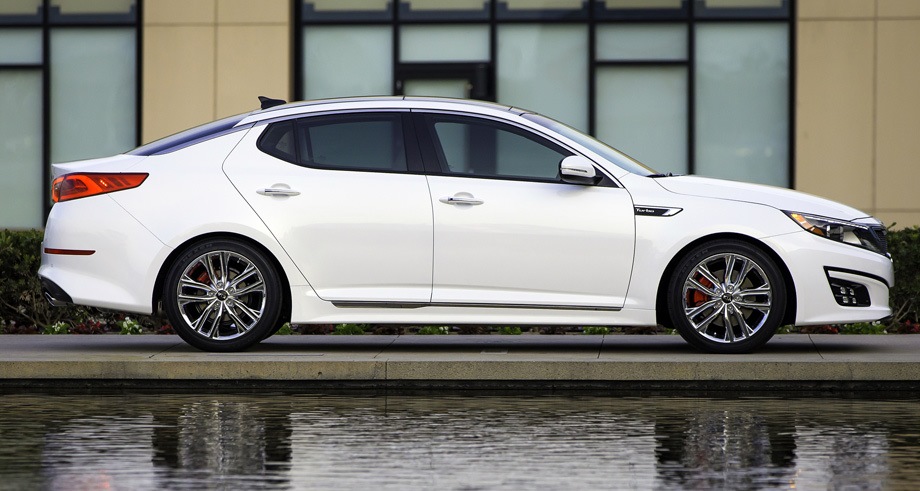 Купить б/у Kia Optima III Рестайлинг 2.4 AT (180 л.с.) бензин автомат в Москве: