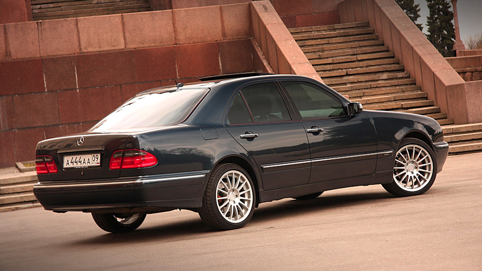 210 4. Мерседес е280 4matic. W210 4matic. Мерсик с 210. V210 4:2:2.