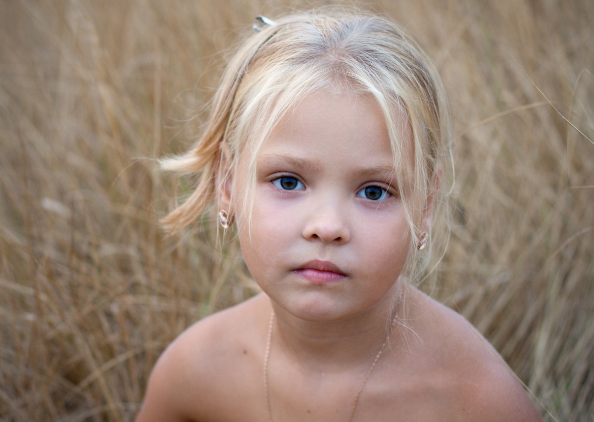 Photo little young. Маленькие девчонки голые. Фотосессия голых детишек. Голые красивые детишки. Голые с детскими лицами.