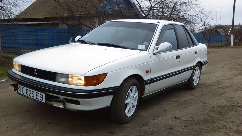 Мицубиси лансер 4. Mitsubishi Lancer 4 1989. Митсубиси Лансер 4 поколения. Митсубиси Лансер 1989.