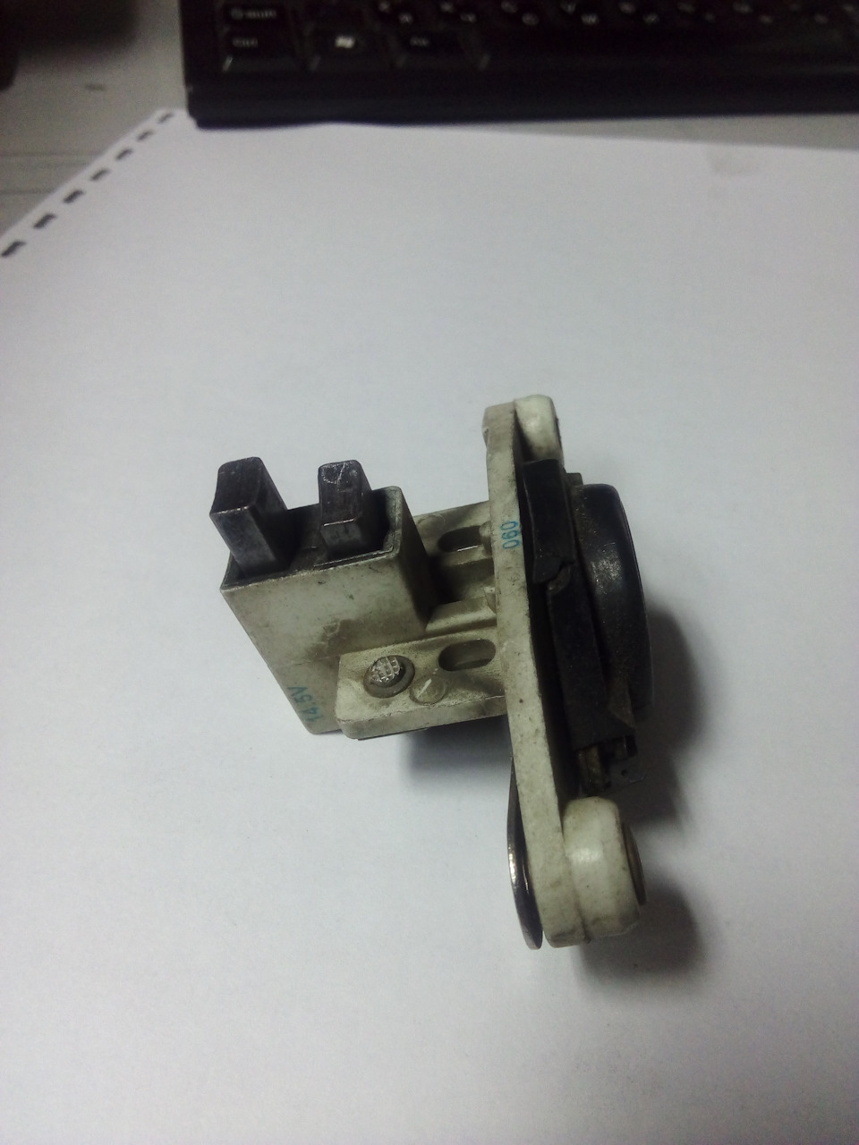 генератор щетки — Audi 80 (B4), 2 л, 1992 года | электроника | DRIVE2