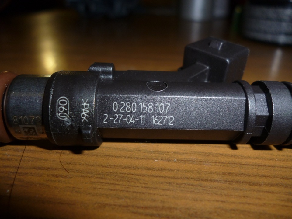 Форсунки приора 16 клапанов артикул. Топливная форсунка приора 16 клапанов. Форсунки приора 16 клапанов бош. Форсунка bosch 0280 158 017. Форсунки бош 107.