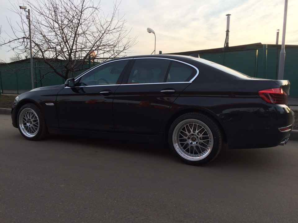 Пара снимков на домкрат — BMW 5 series (F10), 3 л, 2014 года | колёсные ...