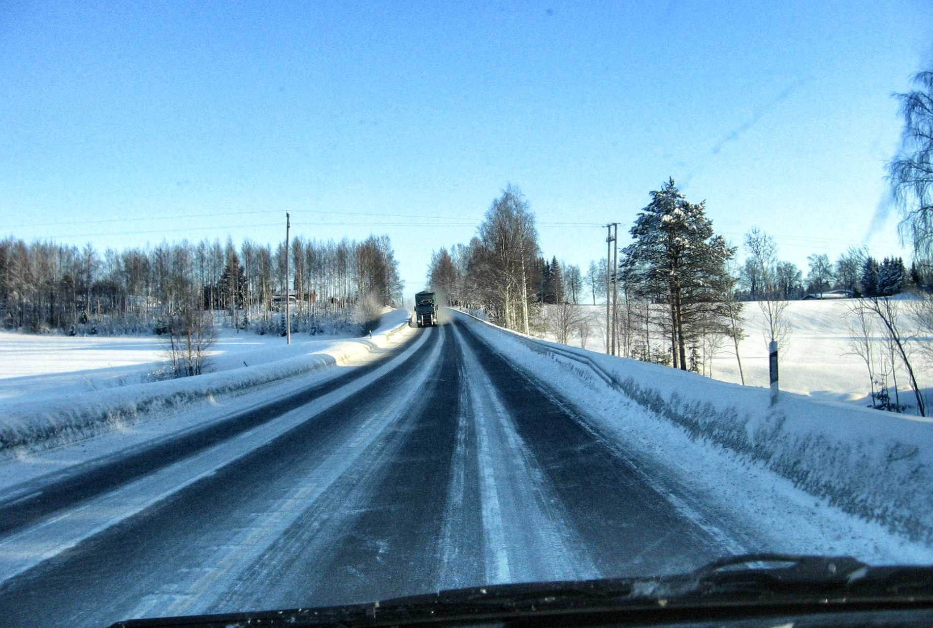 Дорога на Мурманск зимой