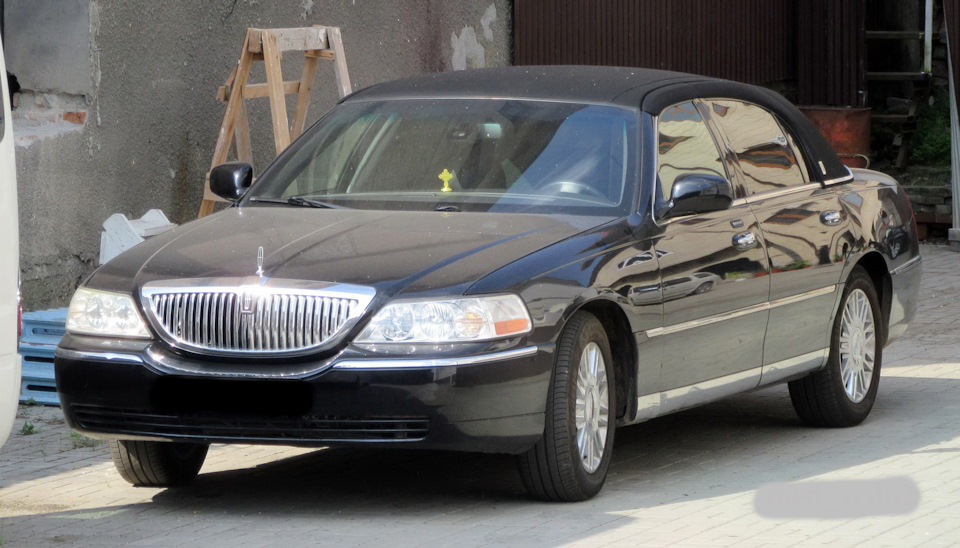 Lincoln town car iii. Смотреть фото Lincoln town car iii. Смотреть картинку Lincoln town car iii. Картинка про Lincoln town car iii. Фото Lincoln town car iii