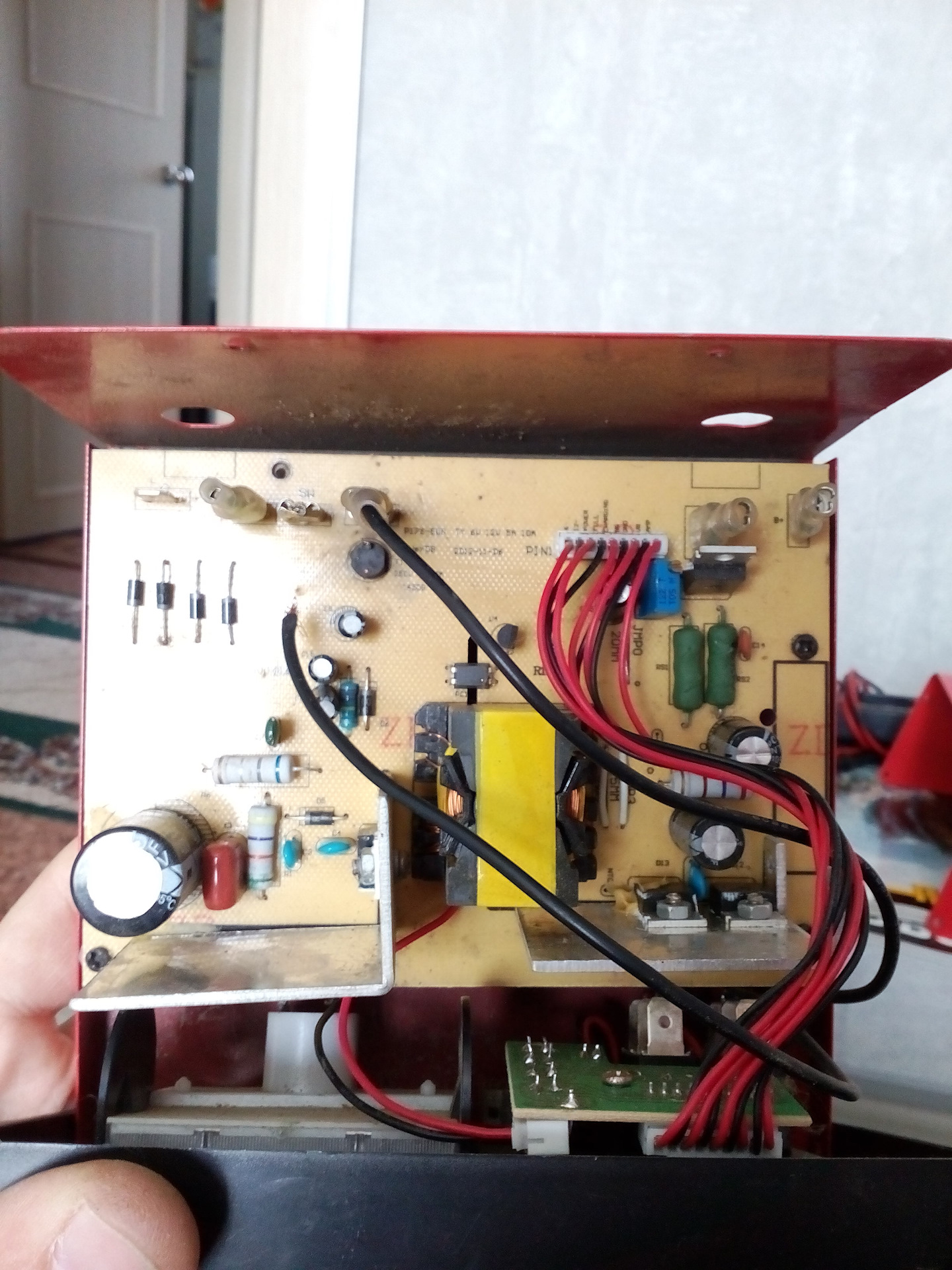 Ремонт зарядного. Зарядное такт-61с. Зарядное импульсная Арго-1. Плата p176-Sun ty 6v 12v 5a 10a. Ермак АТЗ-10р доработка.