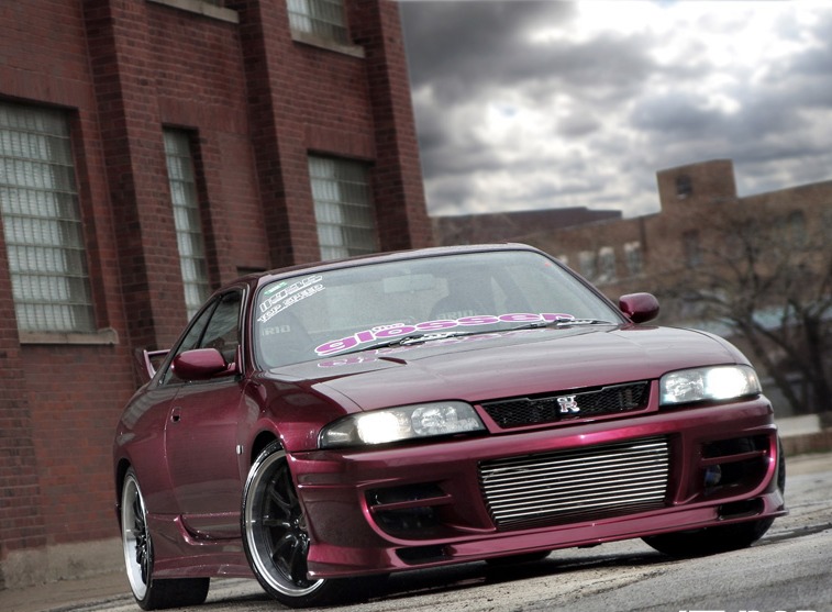 Nissan Skyline r33 розовый