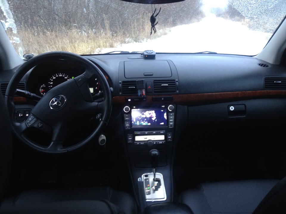 Как снять тойота авенсис 2007