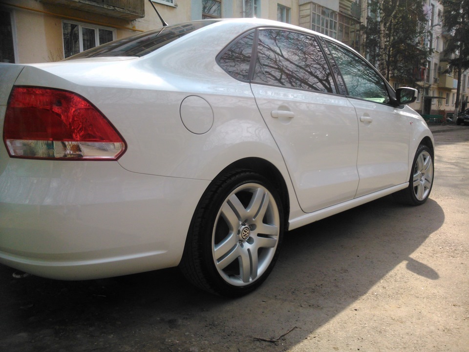 позже будут фото со всех сторон — Volkswagen Polo Sedan