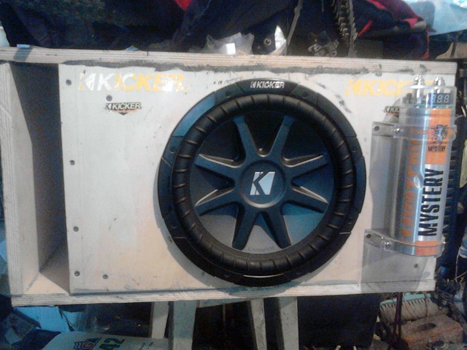 Kicker CVR124, Sony GTR2022, конденсатор Mystery 1Ф. — Subaru Forester ...
