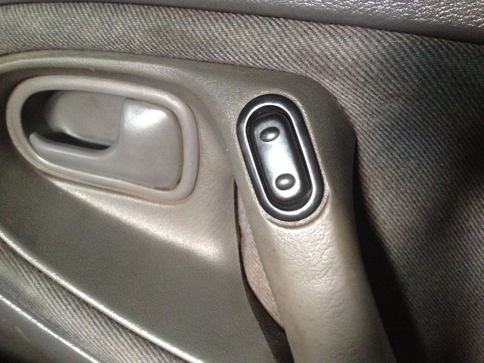 Стеклоподъемник переднего пасажира. — DRIVE2