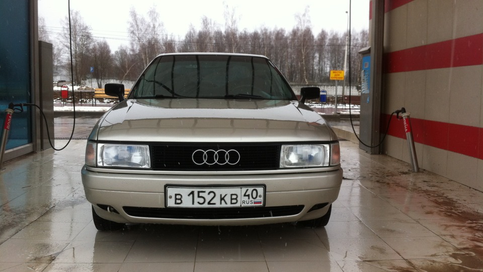 audi 80 b3 на чем держится резинка на крышке капота audi 80 b3 на чем держится резинка на крышке капота