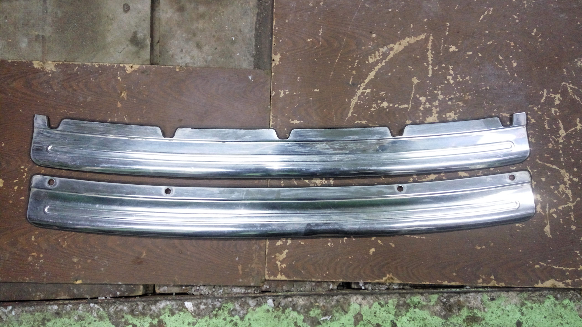 Накладка хром заднего бампера тойота калдина. Хромированная накладка бампера калина 2. 7p6807787a2zz. Накладка на задний бампер гранта седан 2021. Задний бампер хром.