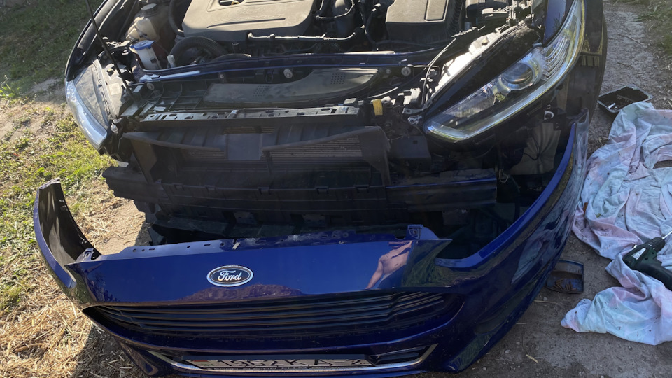 Замена стекла ПТФ и лампочки — Ford Fusion (2G), 1,5 л., 2015 года ...