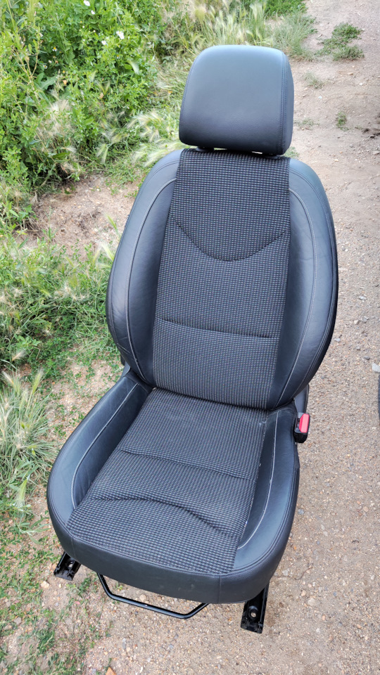 Передние сиденья от С4 Sedan на Citroen C4 L, Citroen C4 (2G). Б/у | 30 ...