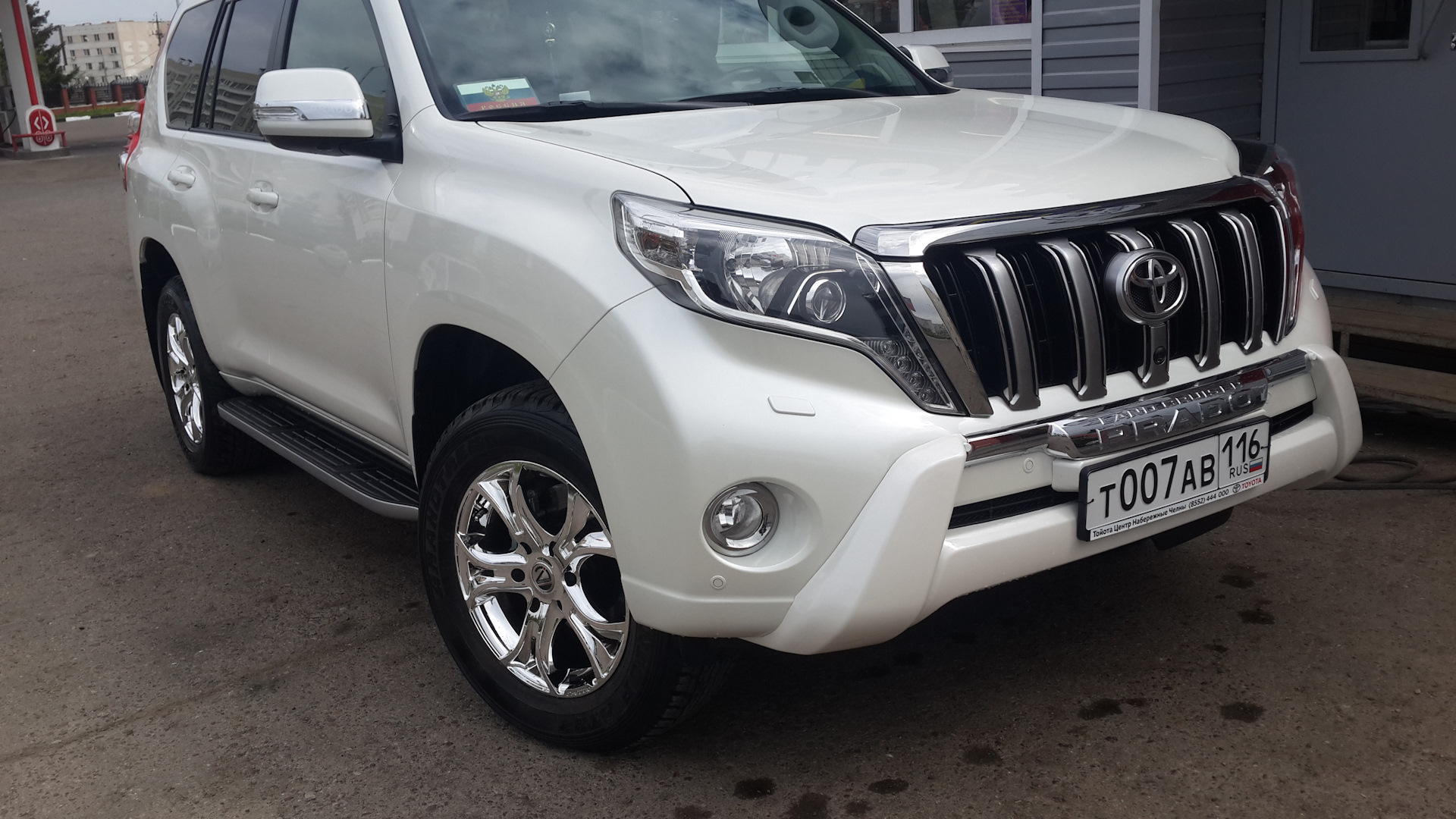 Авито прадо. Диски на Тойота ленд Крузер Прадо. Toyota LC Prado диски. Прадо 150 хром колеса. Toyota LC Prado r16.