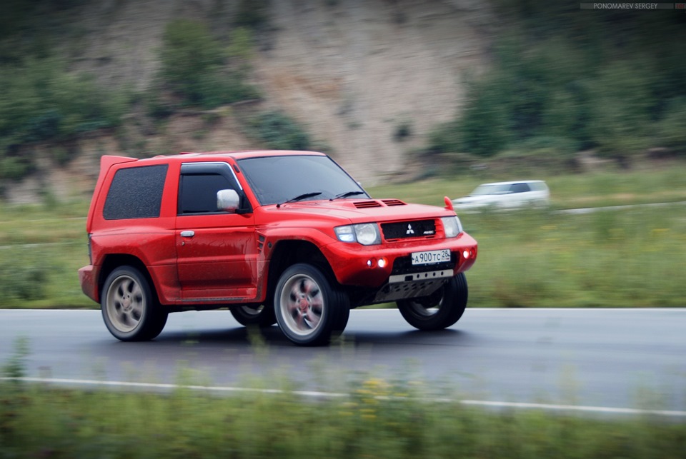 Драйв 2 паджеро 3. Мицубиси Паджеро Эволюшн. MMC Pajero Evolution. Mitsubishi Pajero Evolution 1997. Pajero 3 Evolution.