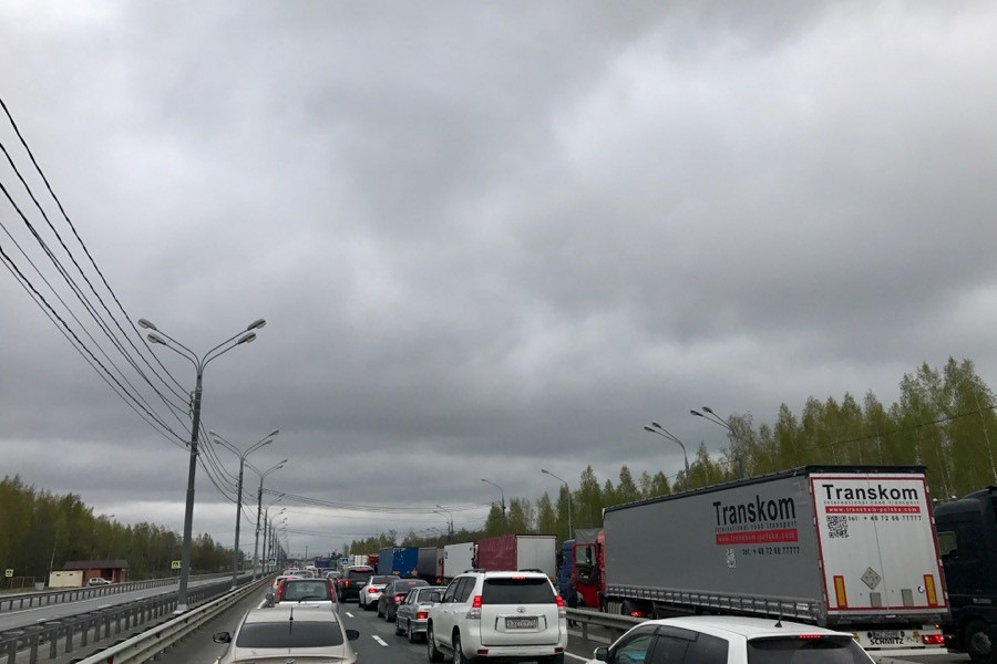 Фура в пункте пропуска. Очередь из фур на границе. Российско-белорусская граница. Белорусско российская граница. Пробка на границе с белоруссией сейчас.