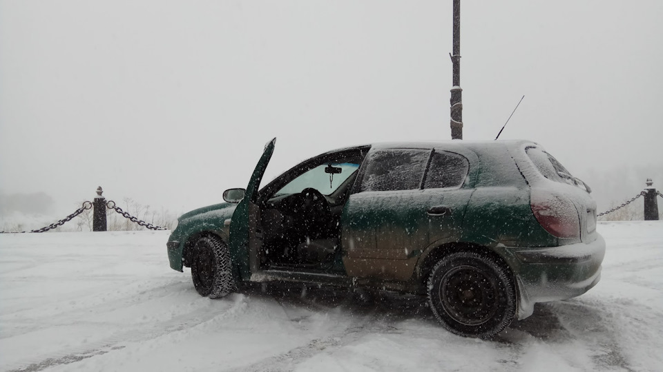 дрифт на переднем приводе на шипах — Nissan Almera II (N16), 1,5 л ...