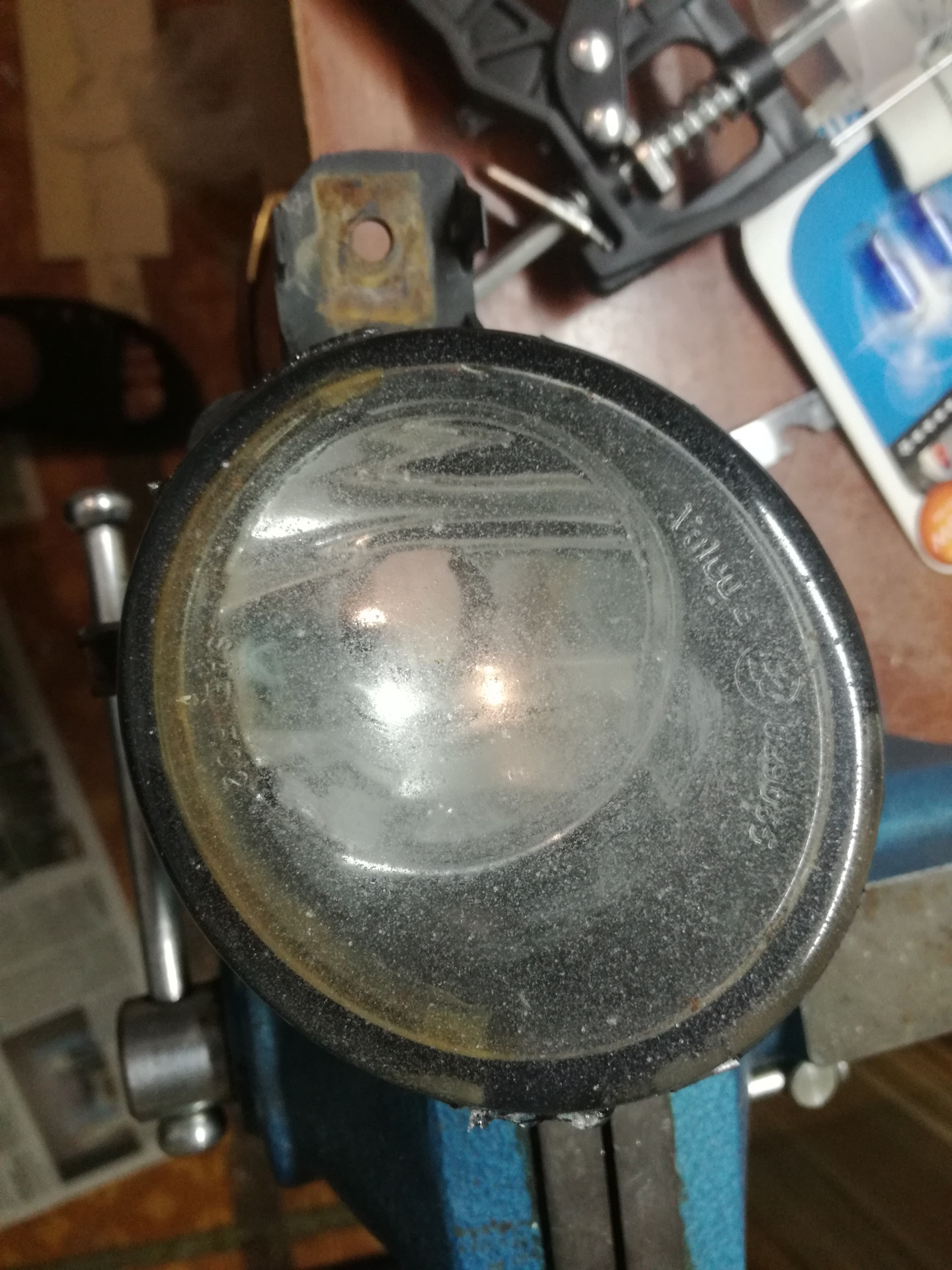 Дополнительные птф калина 1. Потеет туманка что делать. Вода в фарах. Запотела туманка билед на кашкае. Запотела туманка.