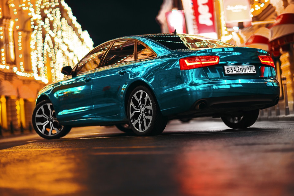 Audi a4 бирюзовая