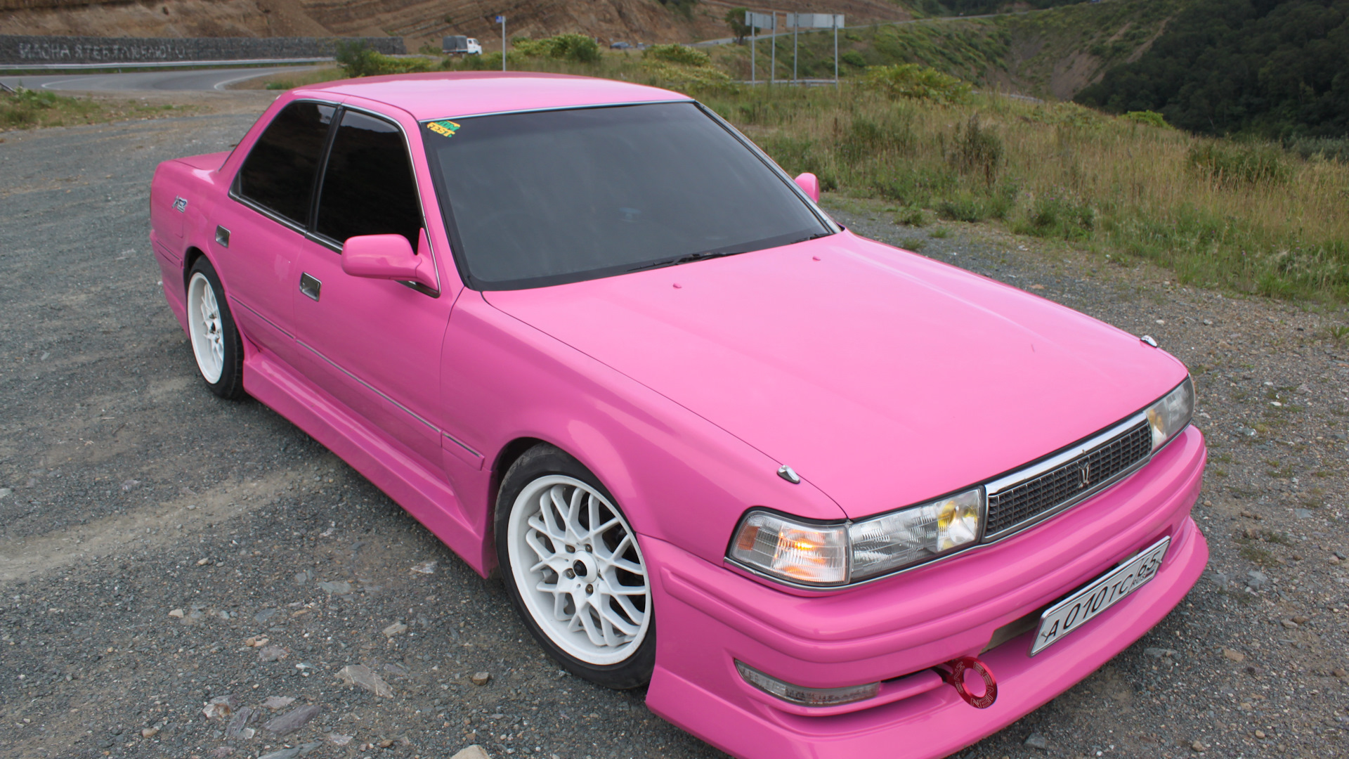 Розовым 2 разбор. Toyota Chaser розовый.