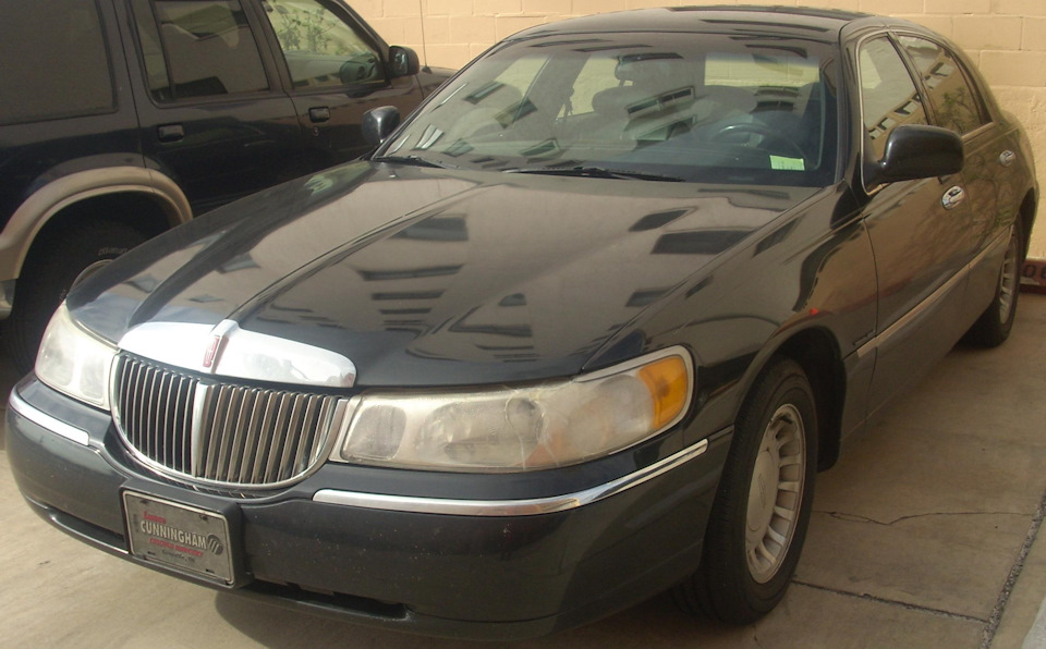 Lincoln town car iii. Смотреть фото Lincoln town car iii. Смотреть картинку Lincoln town car iii. Картинка про Lincoln town car iii. Фото Lincoln town car iii
