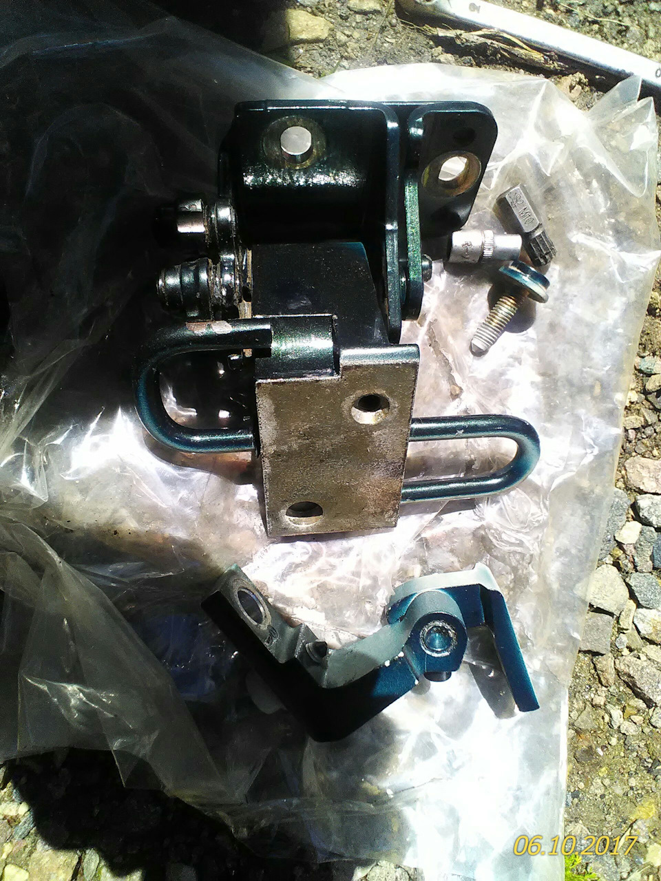 замена дверной петли — Volkswagen Passat B5, 1,8 л., 1999 года | своими ...