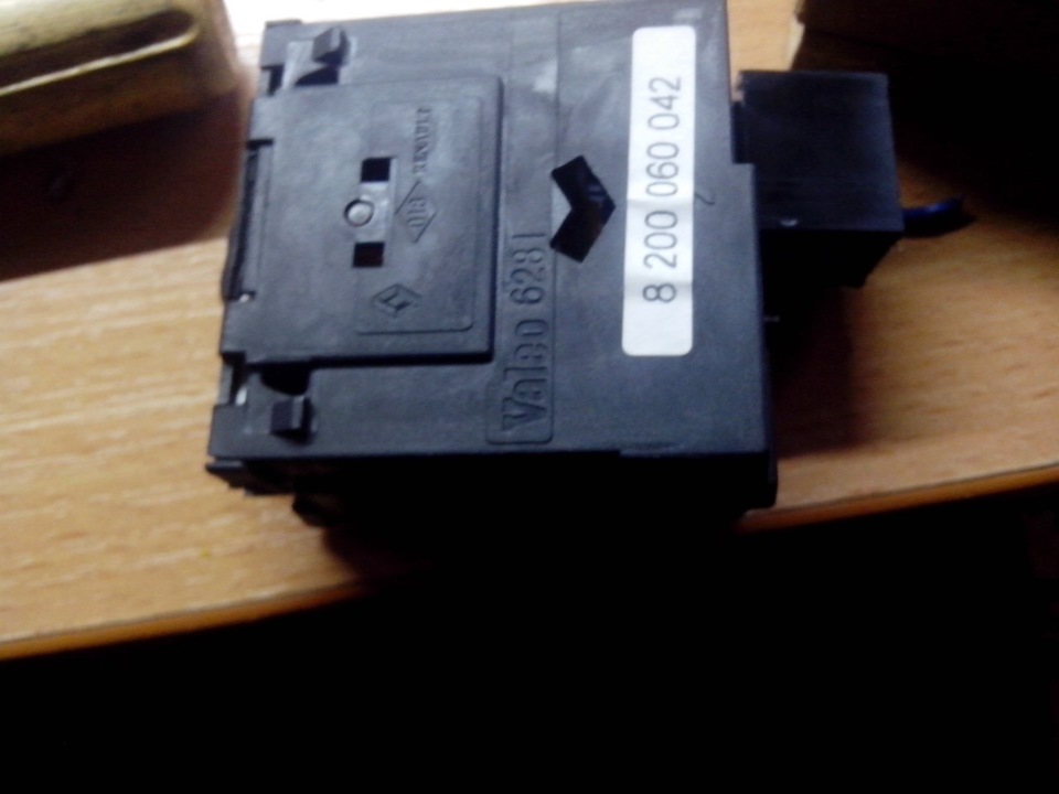 замена лампочки на светодиод "подсветка" — Renault Symbol, 1,4 л, 2003 ...