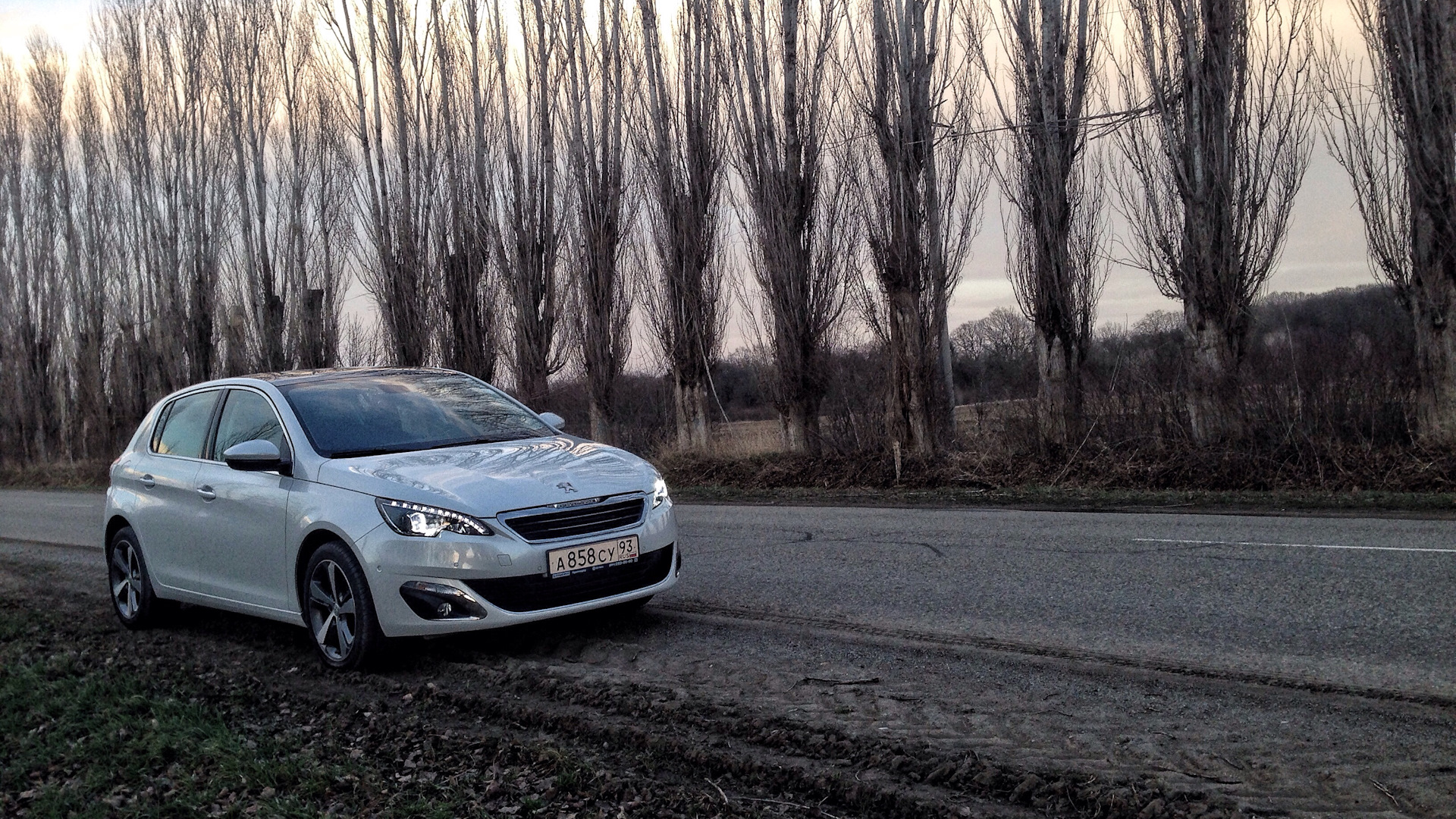 Пежо 308 спортиум. Peugeot 308 2023. Peugeot 308 sportium. Peugeot 308 фото 2009. Диски пежо 308.