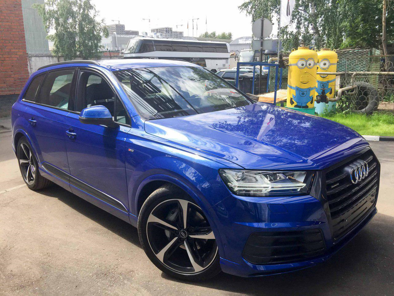 Синий 22. Audi q7 2018 синяя. Audi q7 2015 Tuning. Audi q7 2021 Tuning. Audi q7 r21 2020.