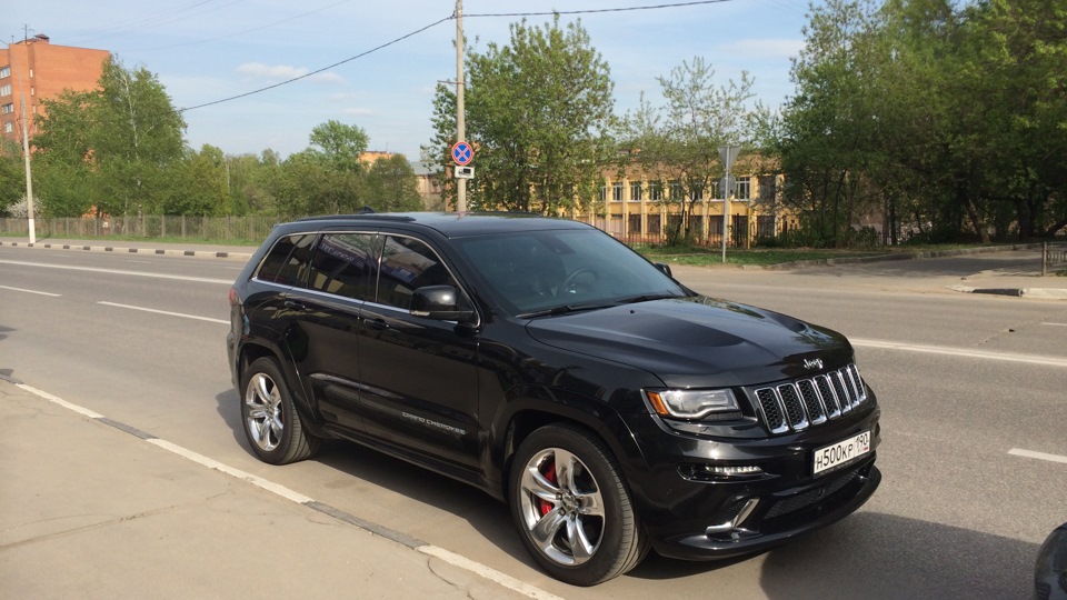 Jeep Grand Cherokee черный тонированный