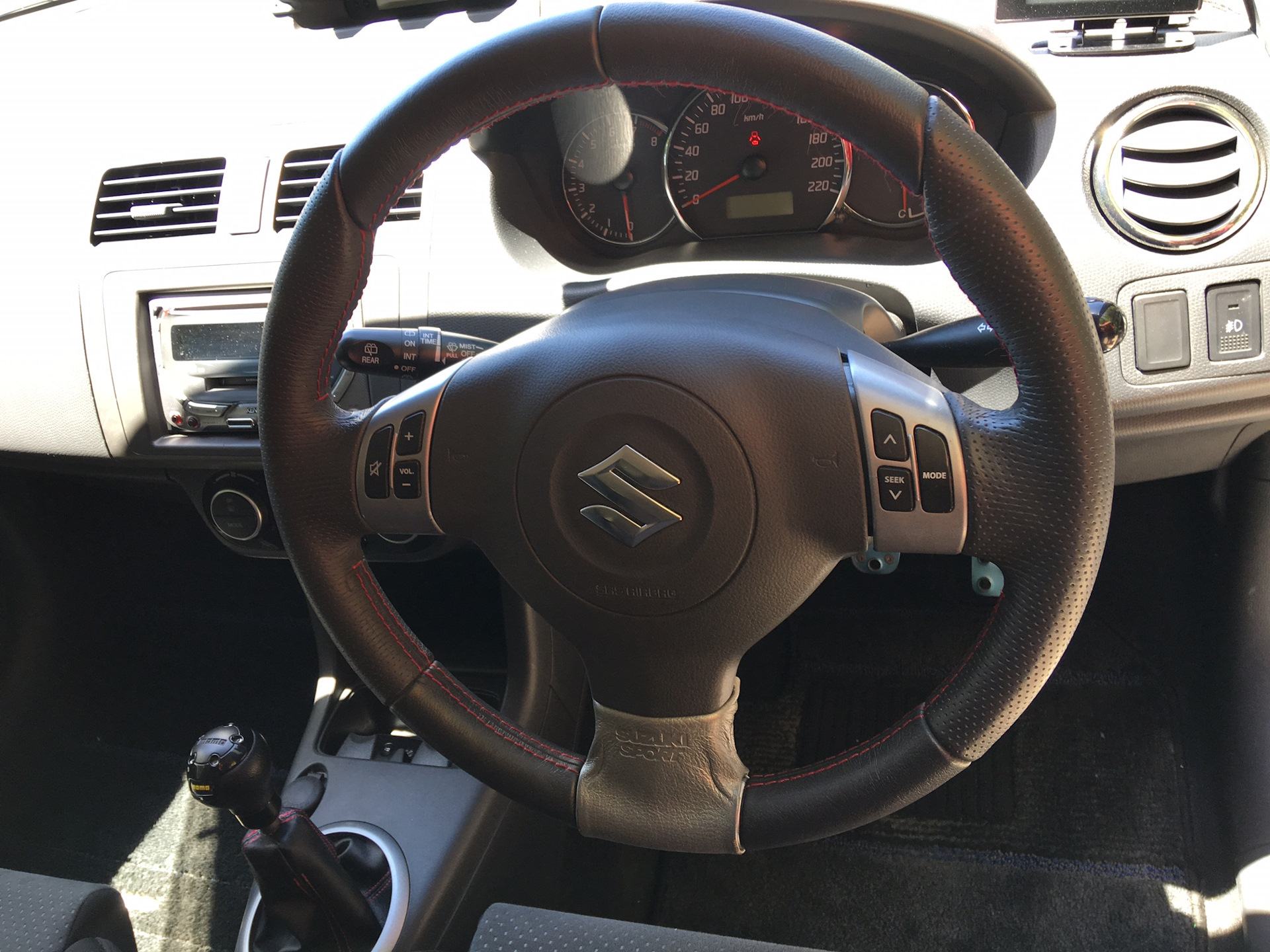 Стандартный руль эскудо. Мультируль сузуки. Мультируль сузуки свифт функции. Кожанныйруля сузуки sx4. Мультируль сузуки.