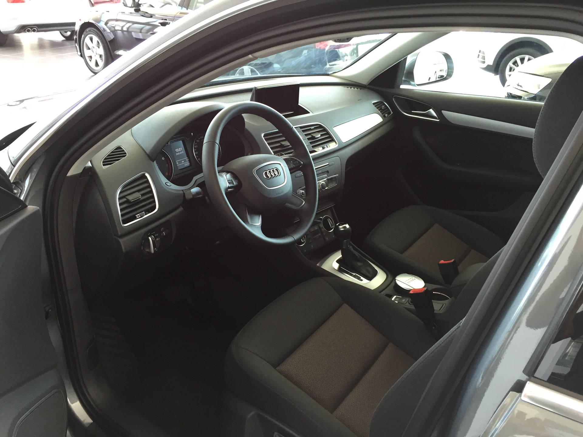 Чехлы MAD — Audi Q3 (1G), 2 л, 2015 года | аксессуары | DRIVE2
