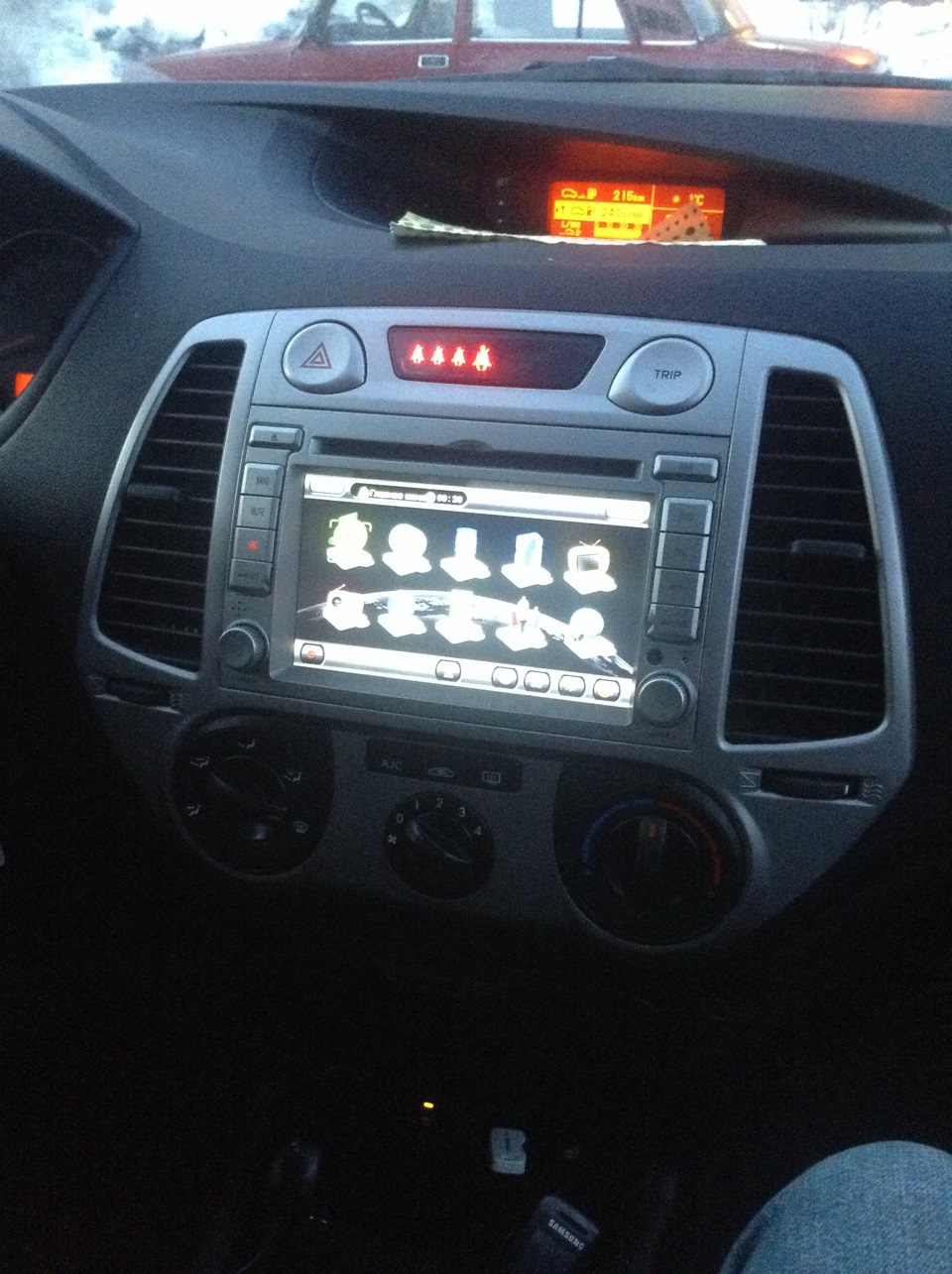 Как снять магнитолу на хендай i20 2-din магнитола - Hyundai i20, 1,4 л, 2010 года автозвук DRIVE2