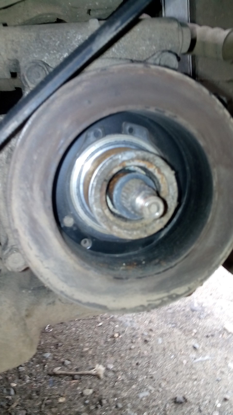 Замена подшипника шкива кондиционера — Peugeot 307, 2 л, 2003 года ...