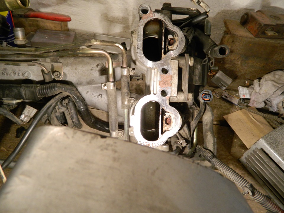 неравнодлинный коллектор субару. субару снять коллектор. выпускной коллектор субару форестер sg5. впускной коллектор субару форестер. субару снять коллектор.