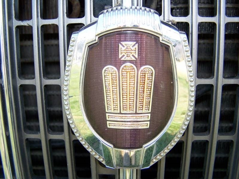 toyota crown значок сзади